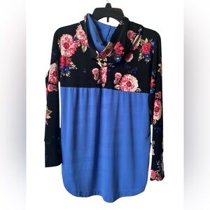 Lularoe Amber Floral Long Sleeves Sweatshirt Hoodie w/ Pouch Pockets- Size Small